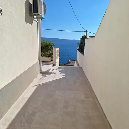 Suzana Apartman Omiš