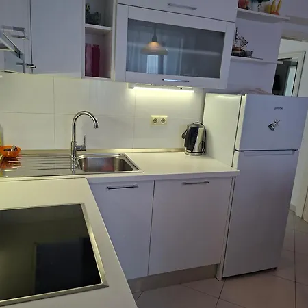 Suzana Appartamento Omiš