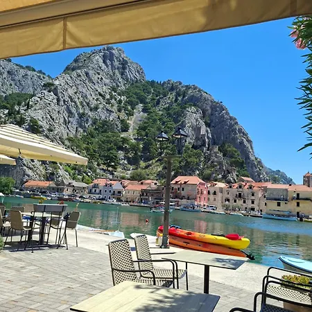 Suzana Appartamento Omiš